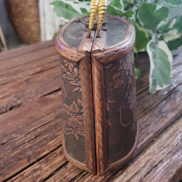 Vintage Floral Embossed Handbag Box - Picture 6 of 12